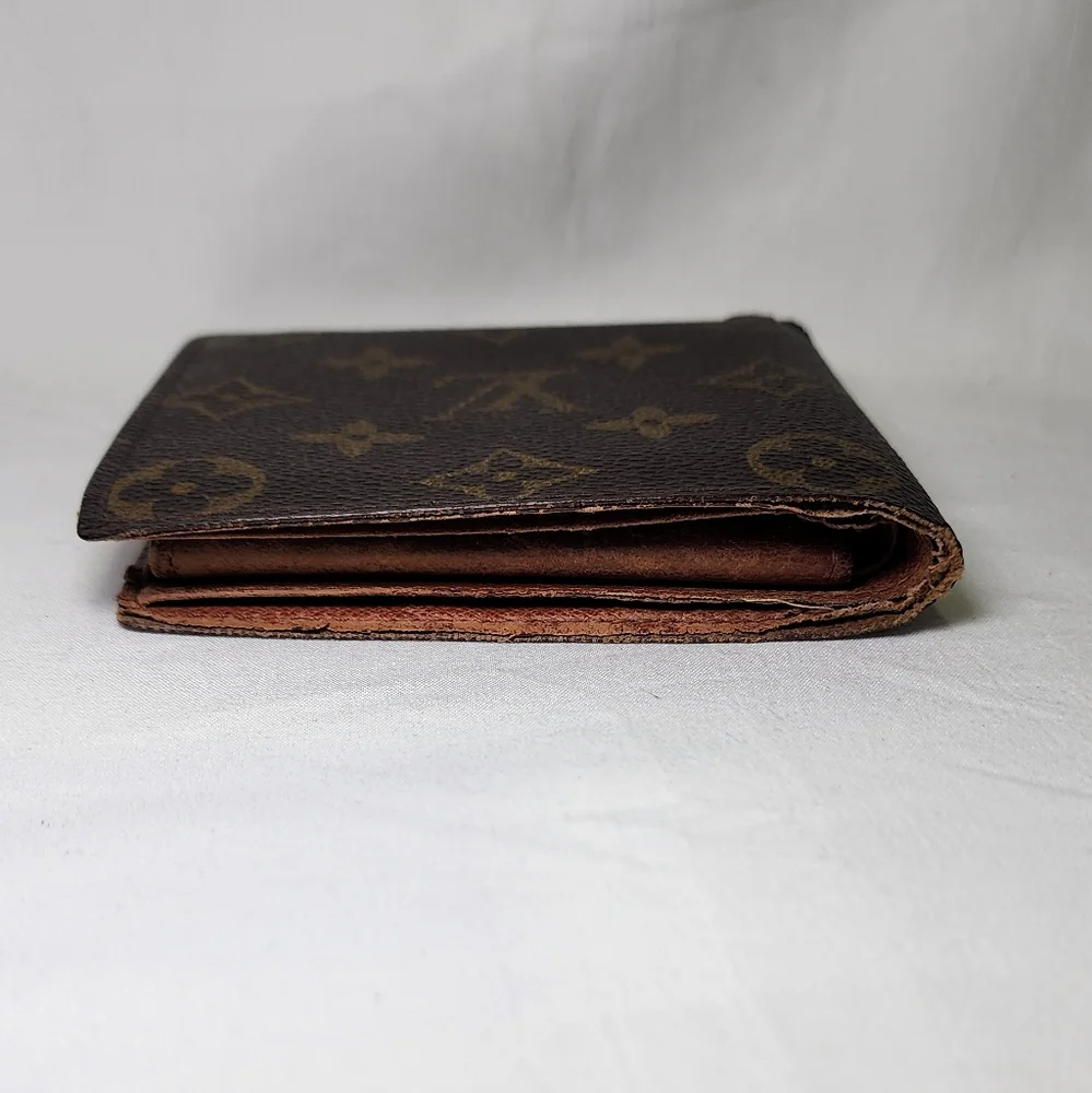 Louis Vuitton Monogram Bi-Fold - Picture 8 of 15